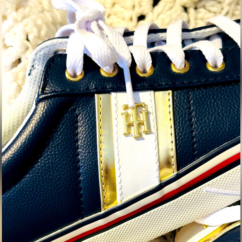 RECENTLY REDUCED: “Sale Priced”    Tommy Hilfiger Casual Logo Women’s Sneakers